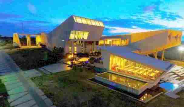 MYRA School of Business (MYRA)