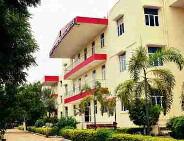 University of Engineering and Management (UEM)